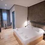 Center Boutique تيرانا