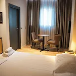 Center Boutique 3* تيرانا