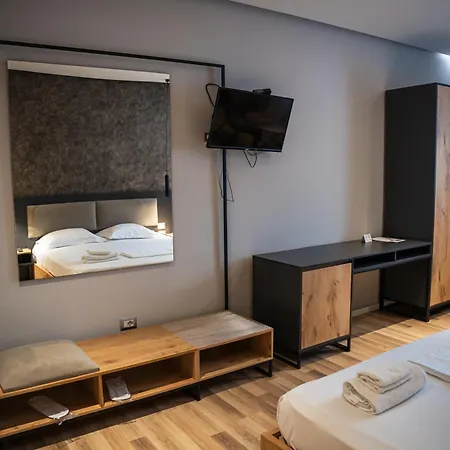 Center Boutique 3* Τίρανα