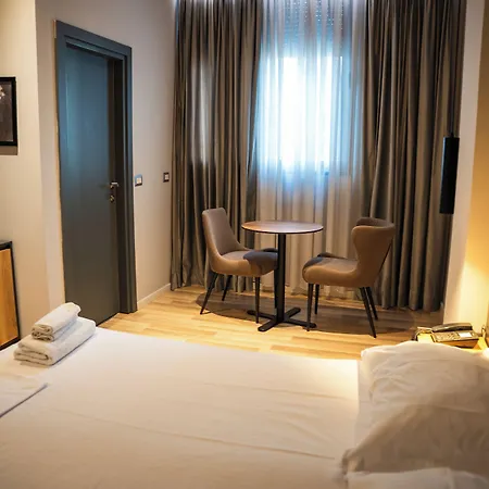 Center Boutique 3* Τίρανα